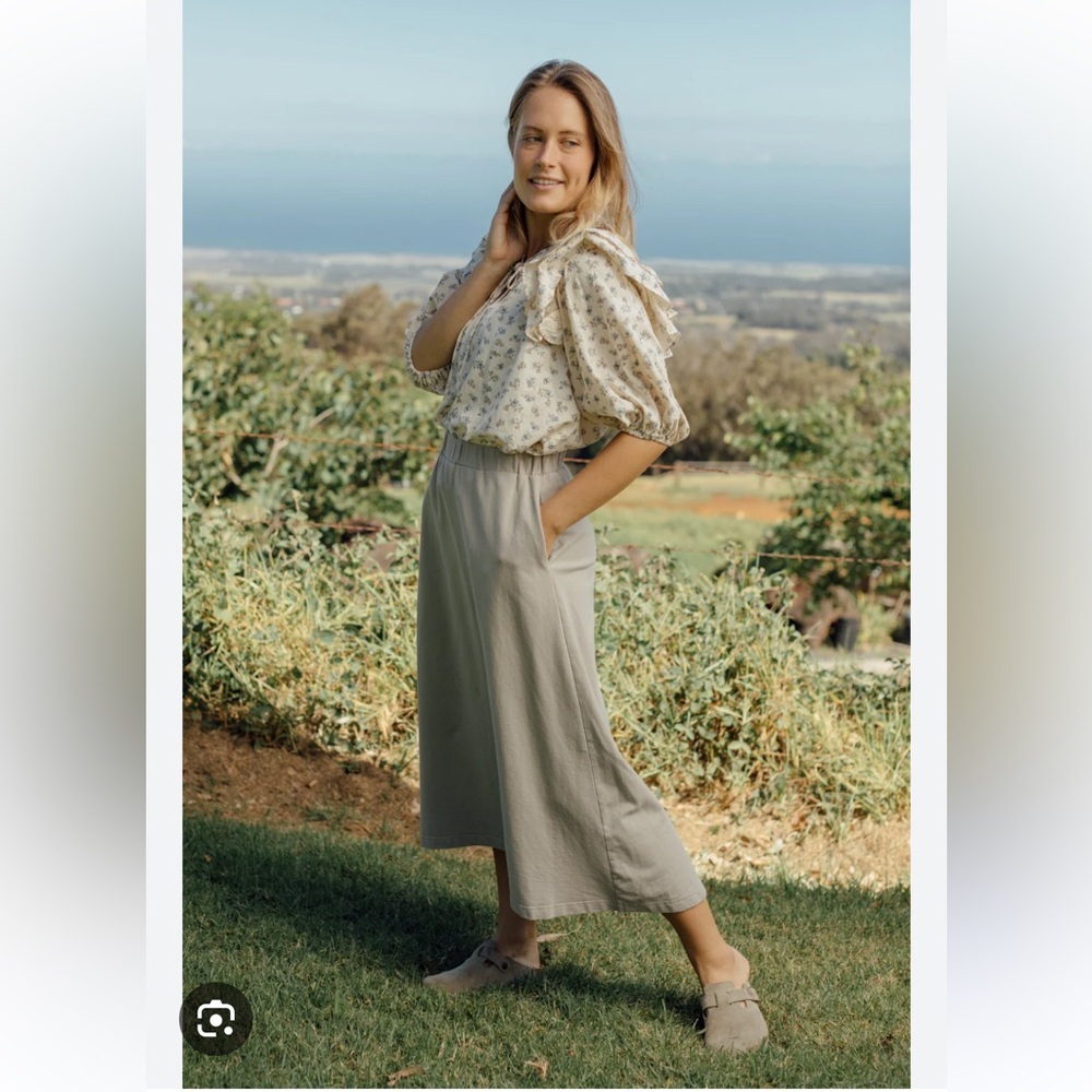 Neuflora Bedford skirt. New